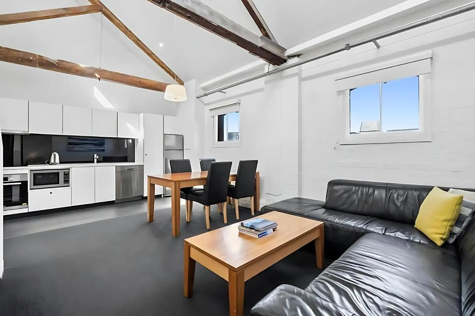 Gibson Mill Waterfront Loft Apartment - 303 ホバート