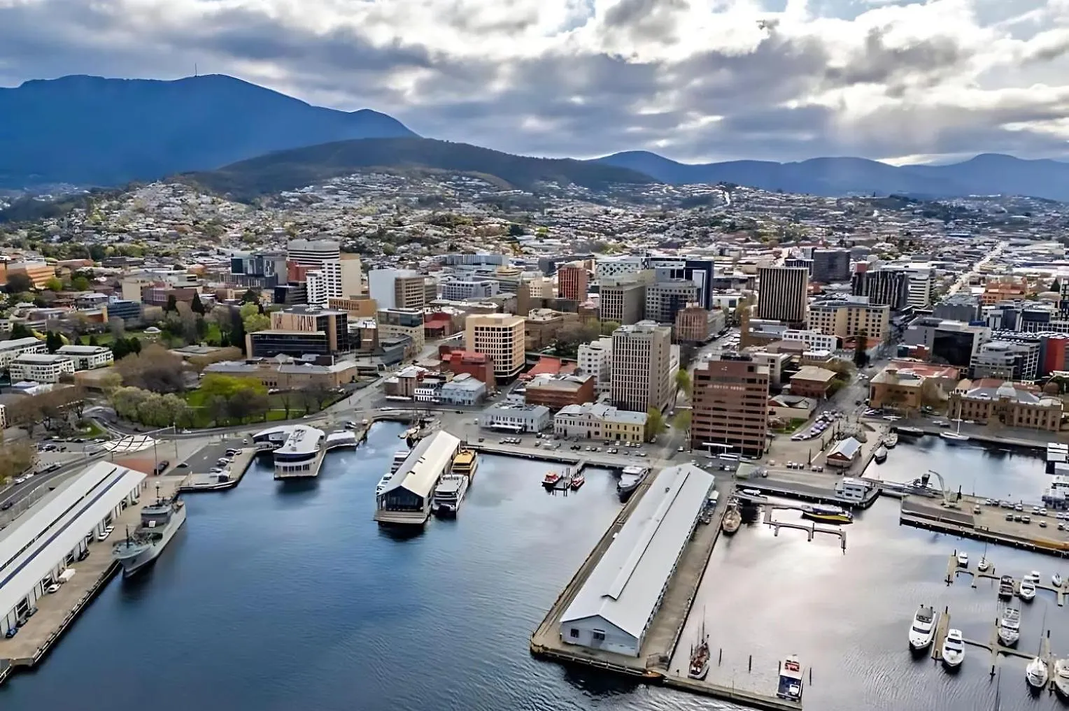 Gibson Mill Waterfront Loft Apartment - 303 ホバート